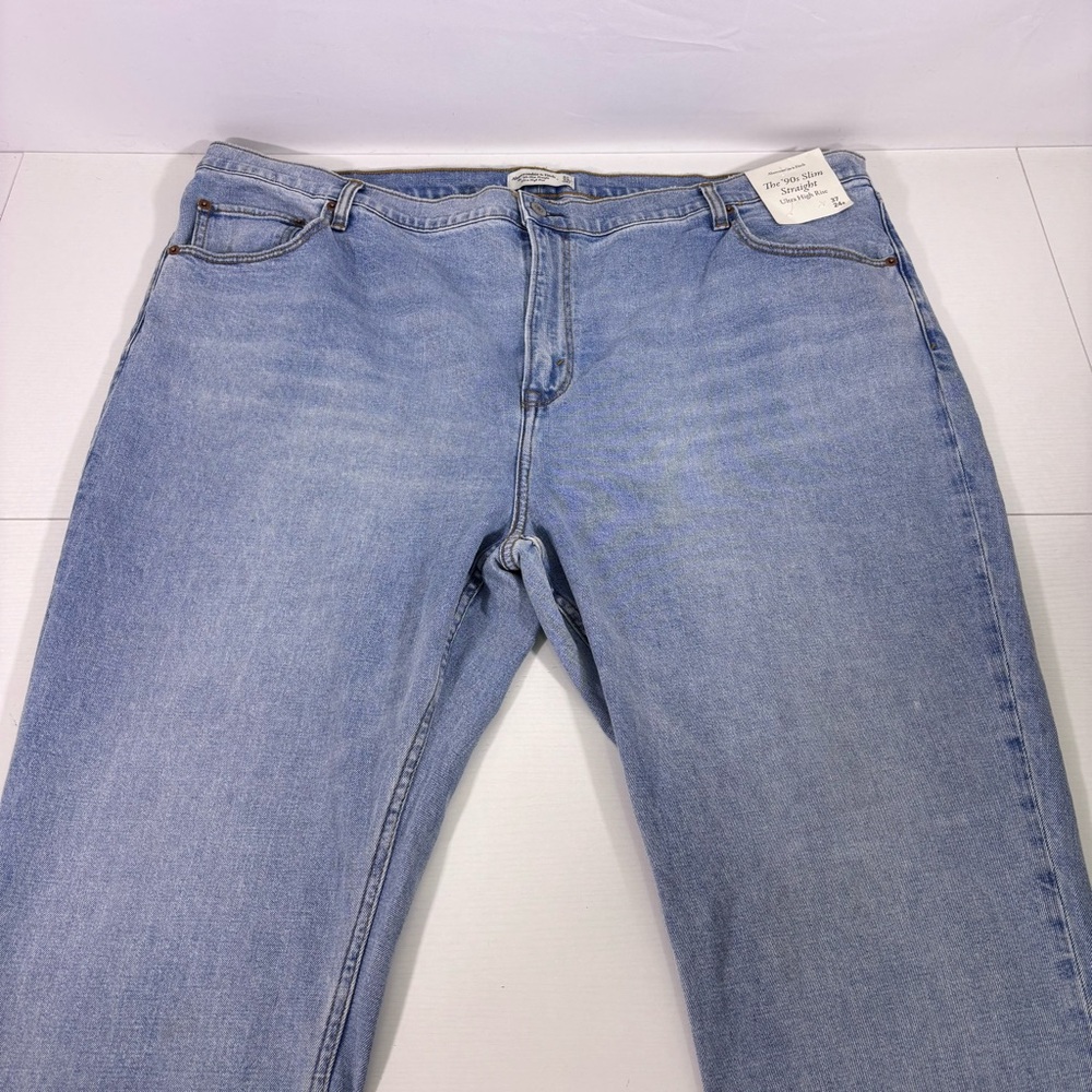 NWT Abercrombie & Fitch 90s Slim Straight Ultra High Rise Jeans Size 37